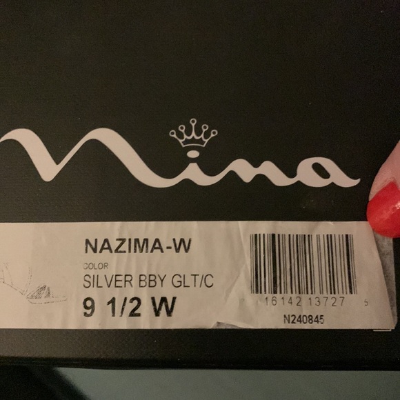 Nina “ Nazima” silver glitter sandals size 9.5 Wide Width, NIB, never tried on. - Picture 8 of 8